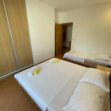 House Jakasa Apartment *